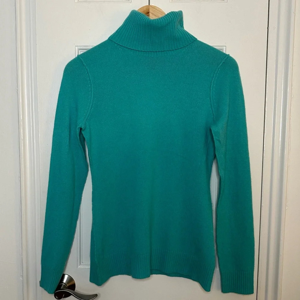 AQUA 100% Cashmere Turtleneck Sweater Teal Blue Size XS Winter Holiday Cozy Warm